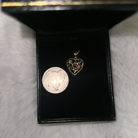 10k yellow gold heart pendant - Picture 2 of 4